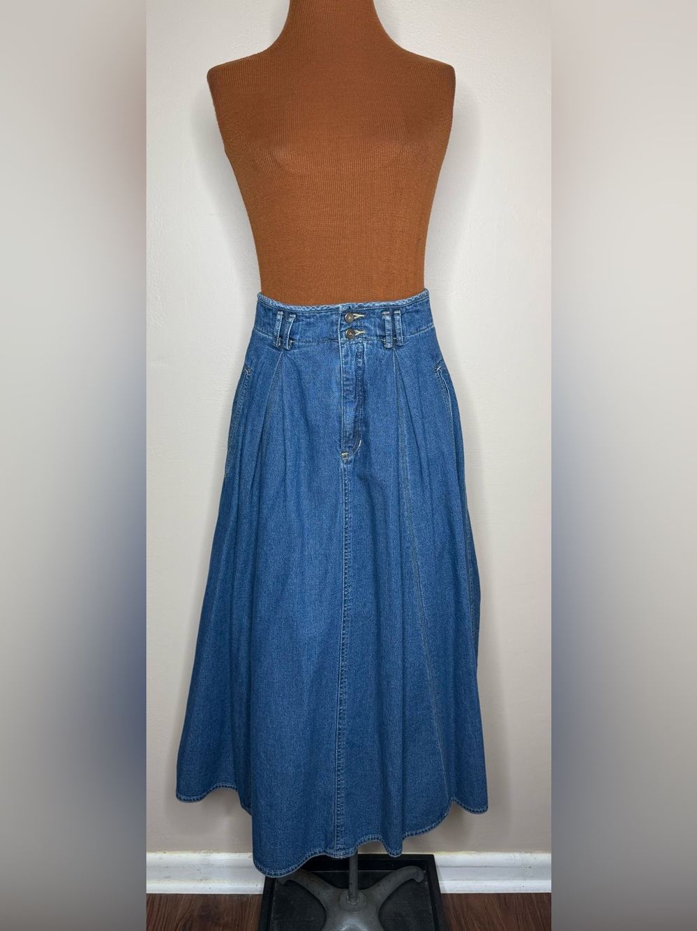 Lizwear Full A-Line Classic Blue Denim Midi Skirt Beltloops Cotton Size 6